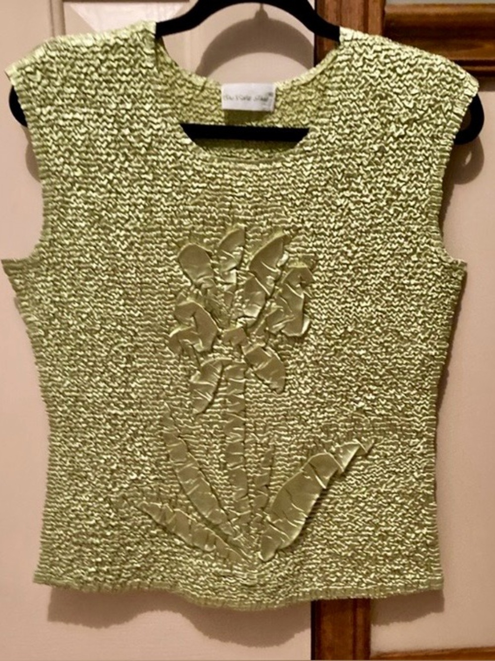 Textured Crinkled Tank with Floral Appliqué